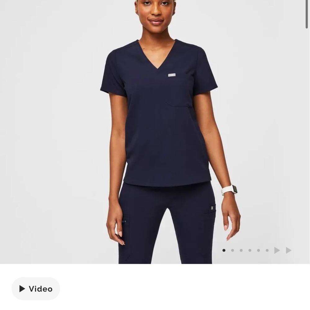 Catarina One-Pocket Scrub Top